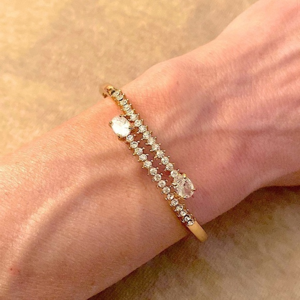 M&S gold plated finish bracelet w/ crystals. Clasp closure. 💛